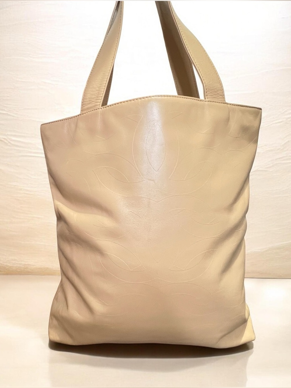 AUTH CHANEL Embossed CC Maximal Tote Bag in Caramel Leather Series 6 AUTHENTIC